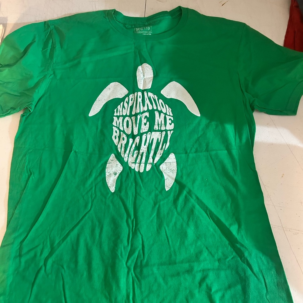 Green Graphic Tee - Short Sleeve